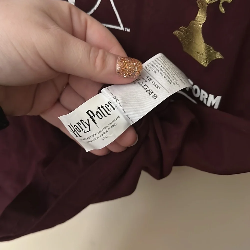 Old Navy‎ Hogwarts Harry Potter Tee | Medium/8